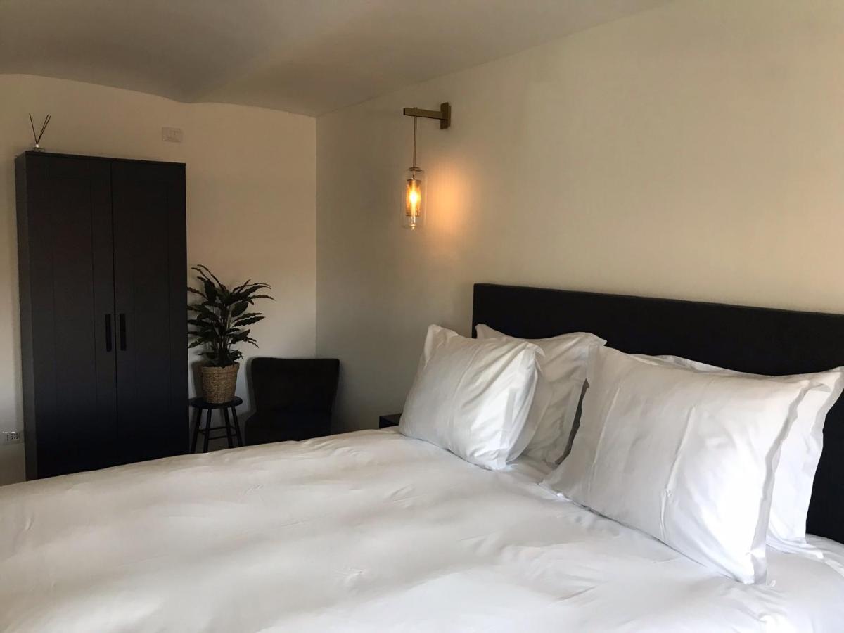 Sotto La Vigna Charm Stay Adults Only Vacation Suite Montegrosso dʼAsti Екстериор снимка