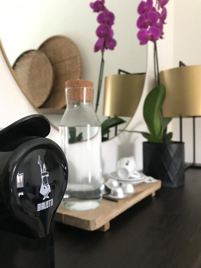 Sotto La Vigna Charm Stay Adults Only Vacation Suite Montegrosso dʼAsti Екстериор снимка