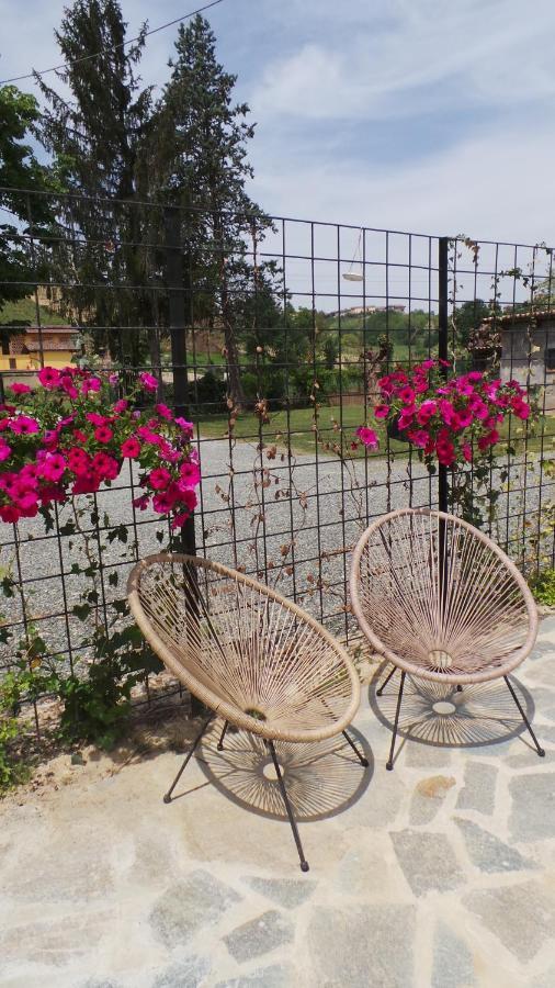Sotto La Vigna Charm Stay Adults Only Vacation Suite Montegrosso dʼAsti Екстериор снимка