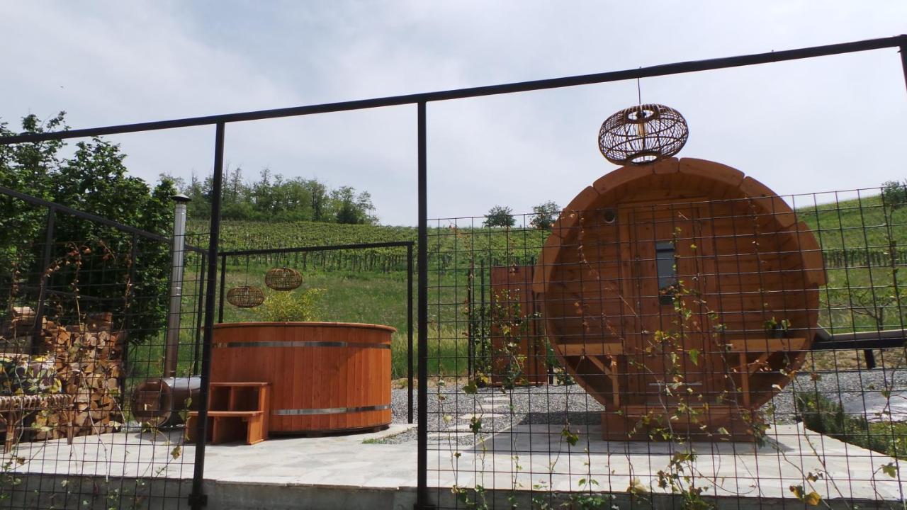 Sotto La Vigna Charm Stay Adults Only Vacation Suite Montegrosso dʼAsti Екстериор снимка