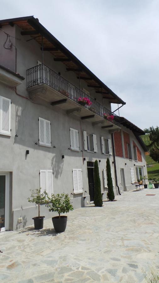 Sotto La Vigna Charm Stay Adults Only Vacation Suite Montegrosso dʼAsti Екстериор снимка